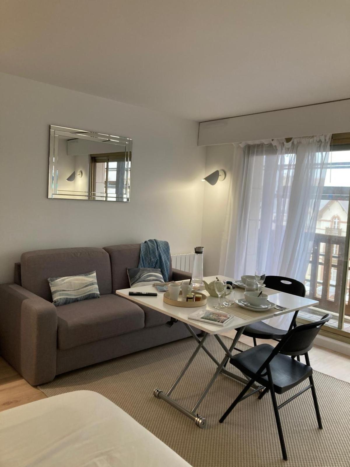 Grand Studio Hyper Centre Avec Balcon Tout Refait Mars 2025 Deauville Exterior foto